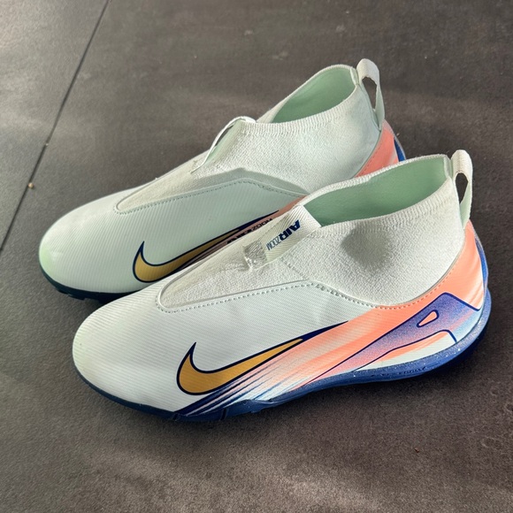 Nike Air Zoom Cleats in White and Yellow - Picture 3 of 3